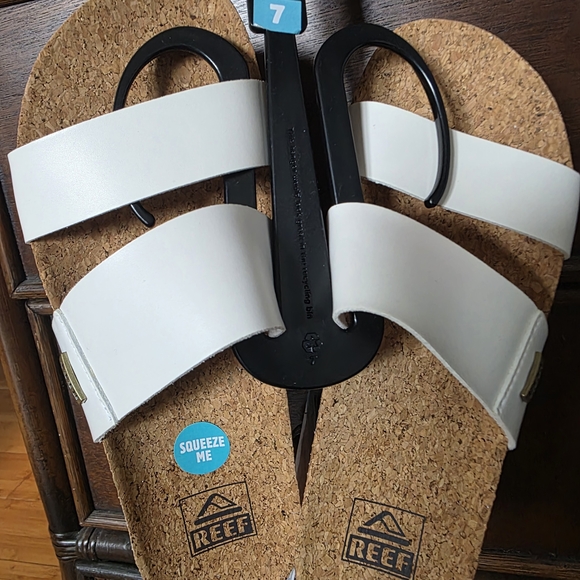 Reef White Slide Sandals - Picture 5 of 12